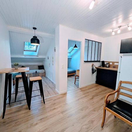 Sous La Tour Apartment โปลิญญี ภายนอก รูปภาพ