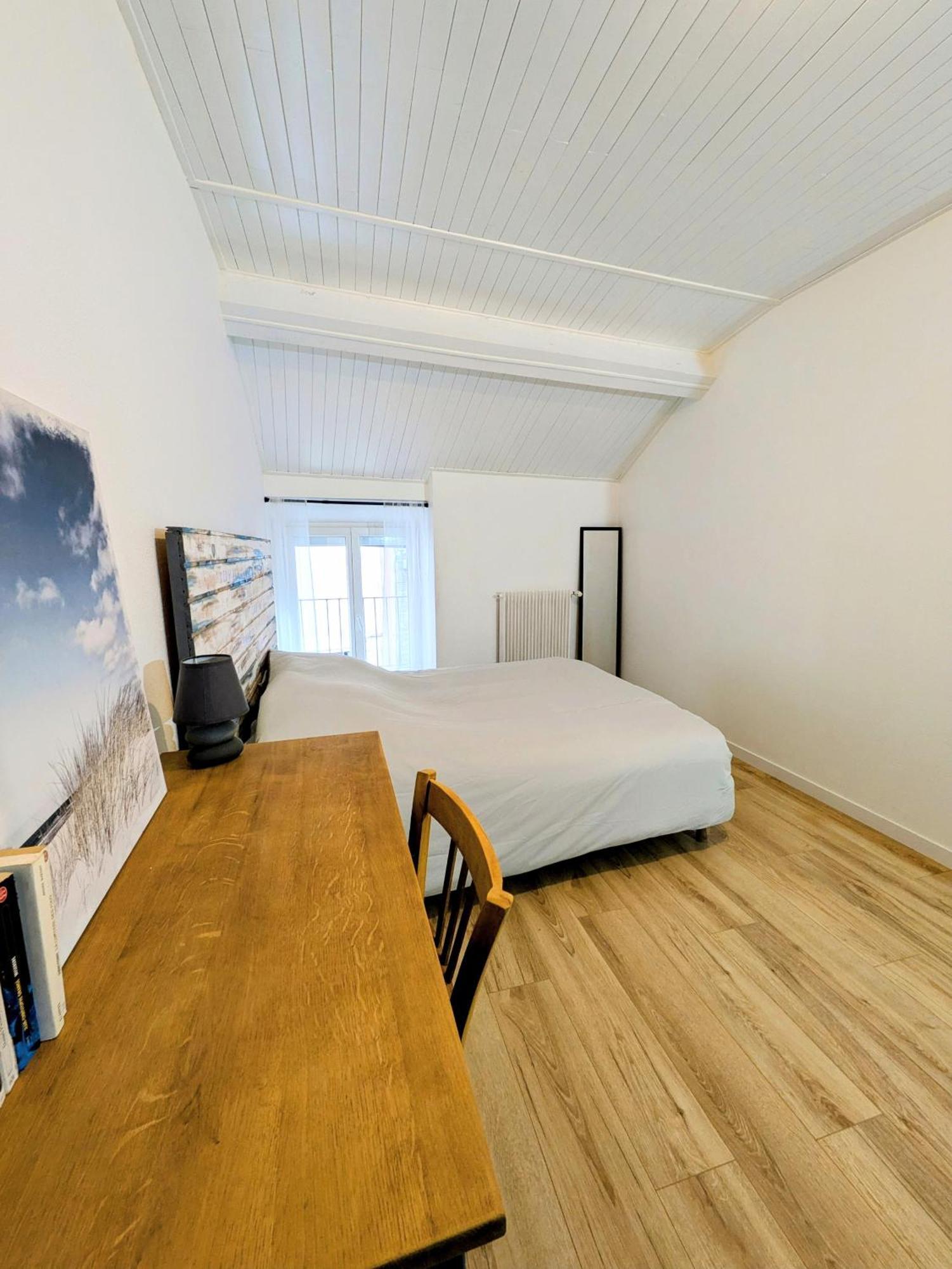 Sous La Tour Apartment โปลิญญี ภายนอก รูปภาพ