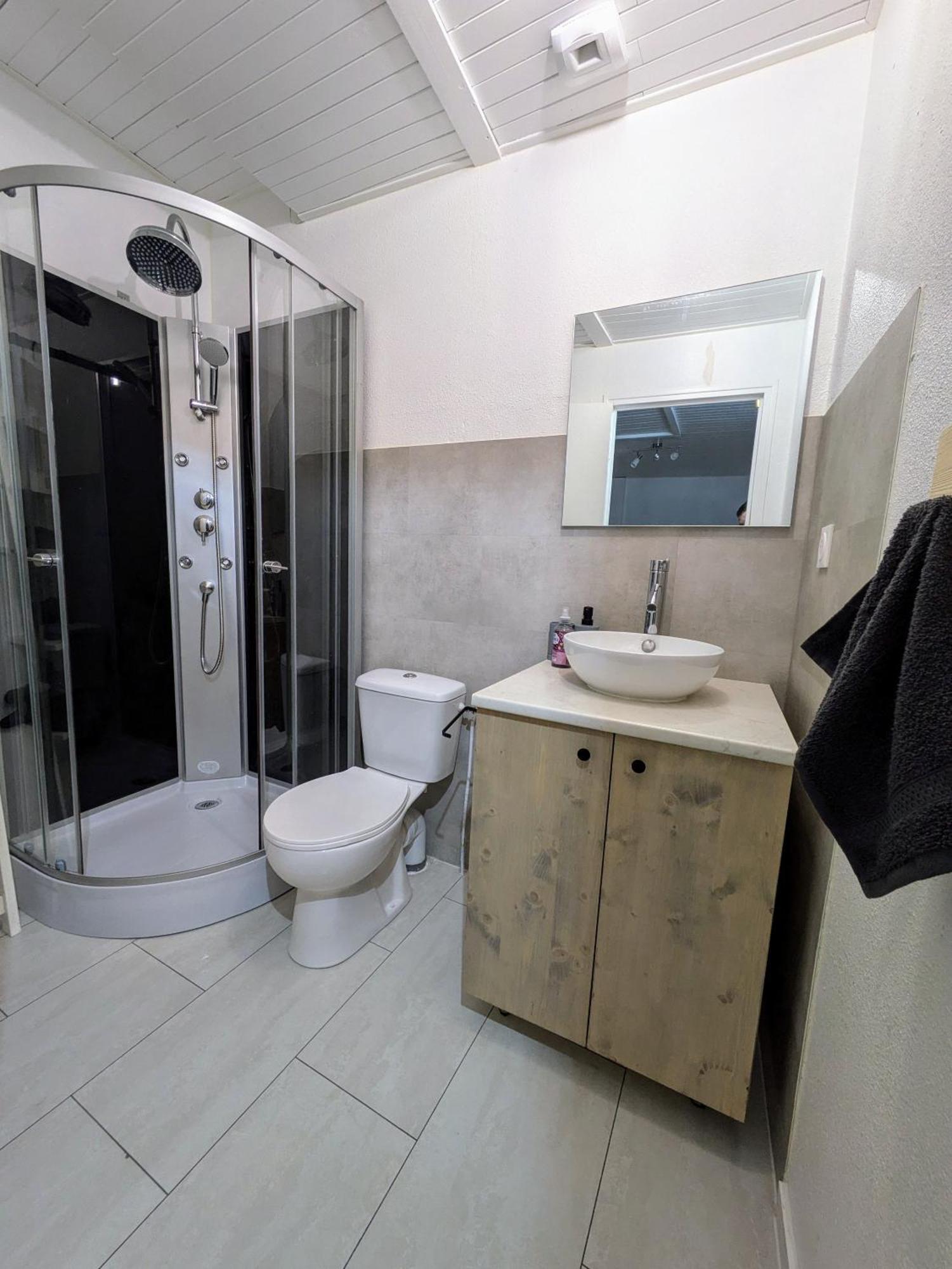 Sous La Tour Apartment โปลิญญี ภายนอก รูปภาพ
