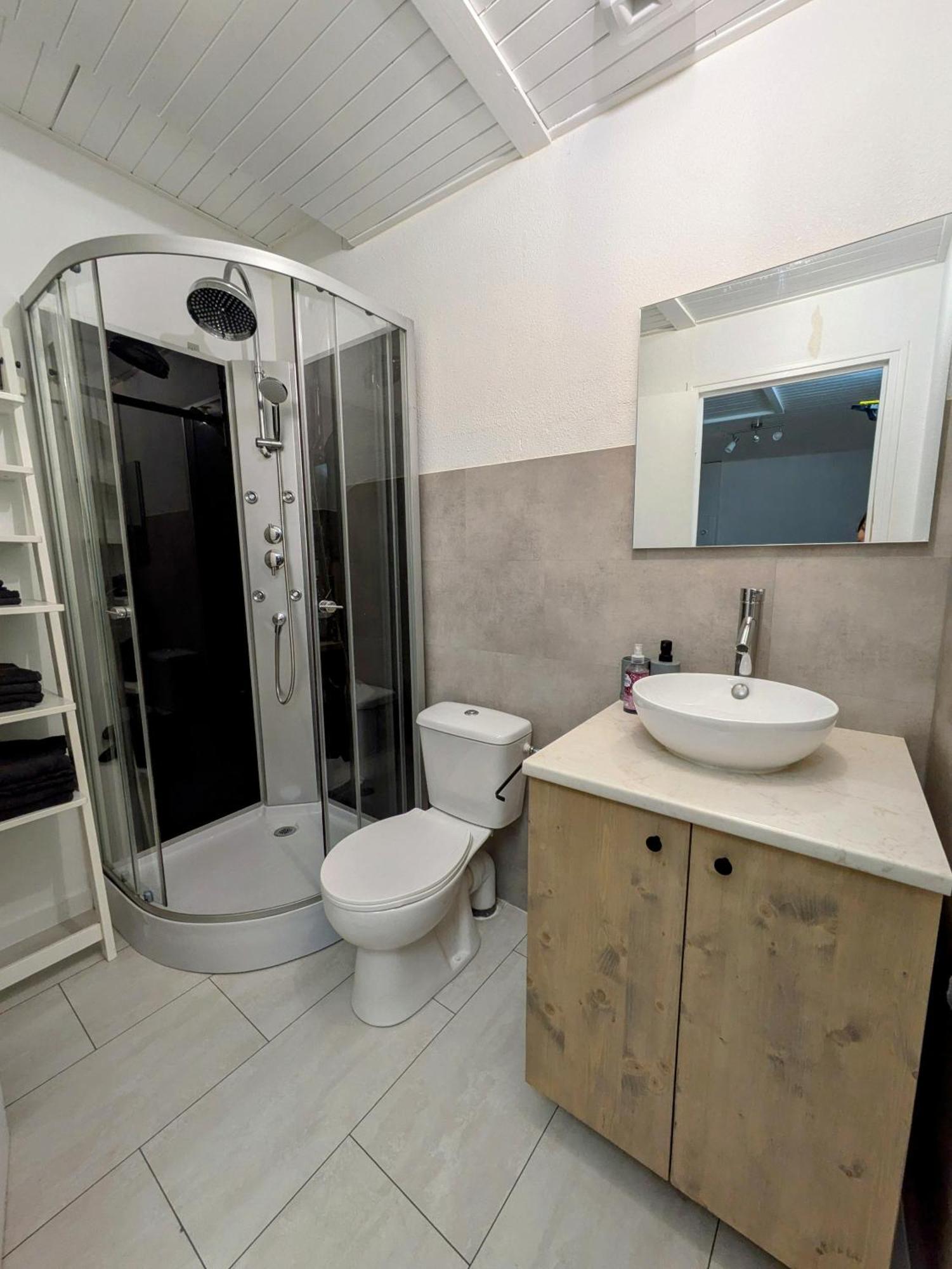 Sous La Tour Apartment โปลิญญี ภายนอก รูปภาพ
